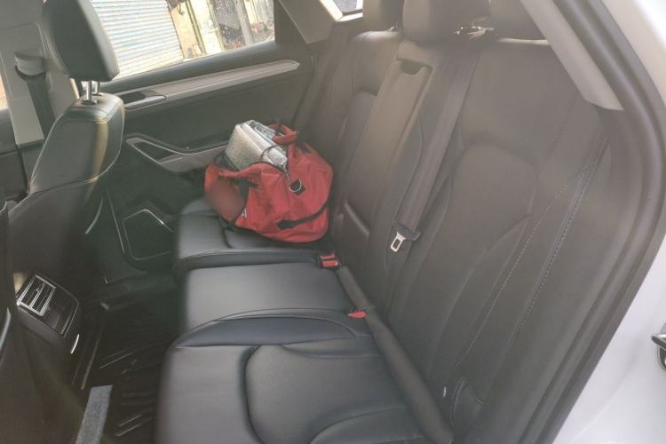 Used Zotye Domy X7 2018 2.0T Automatic Supreme Edition Left Rear Seat