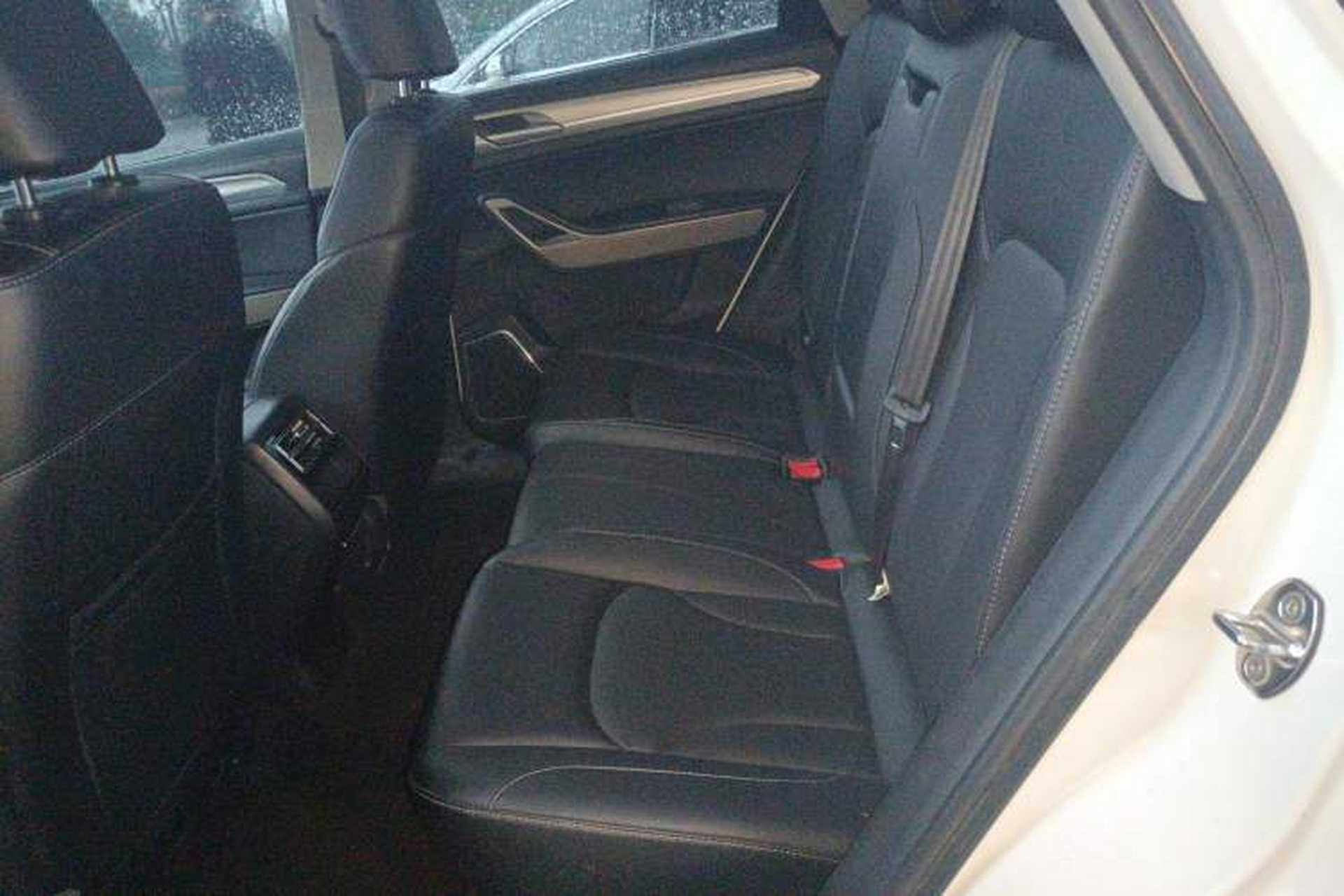 Used Zotye Domy X7 2018 2.0T Automatic Luxury Version Left Rear Seat