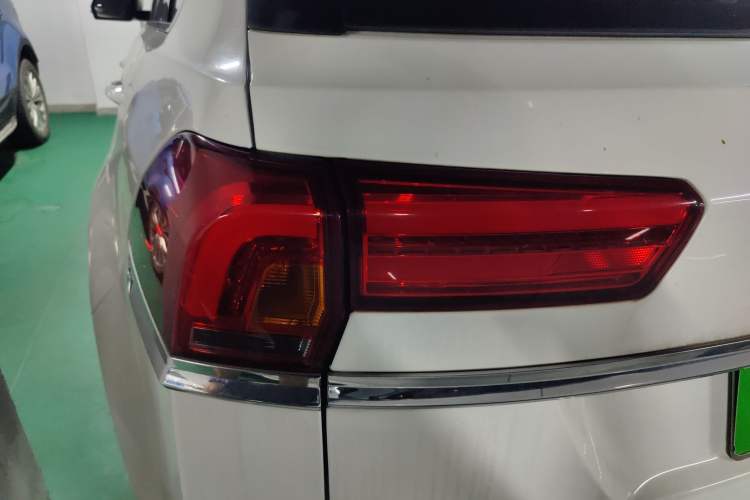 Used Zotye Domy X7 2018 2.0T Automatic Prestige Edition Left Rear Taillight