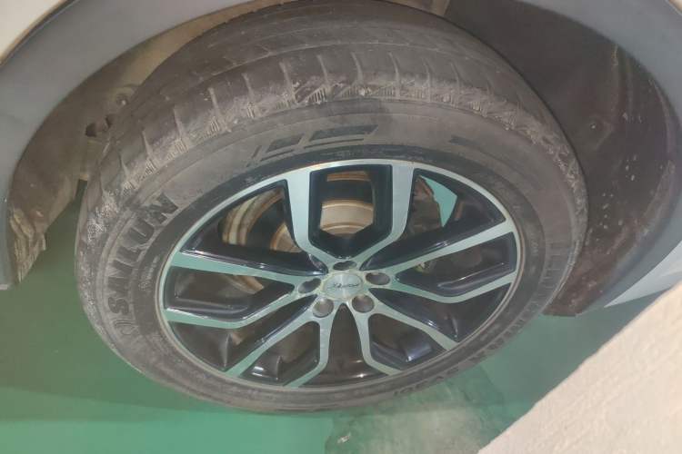 Used Zotye Domy X7 2018 2.0T Automatic Prestige Edition Left Rear Wheel Hub