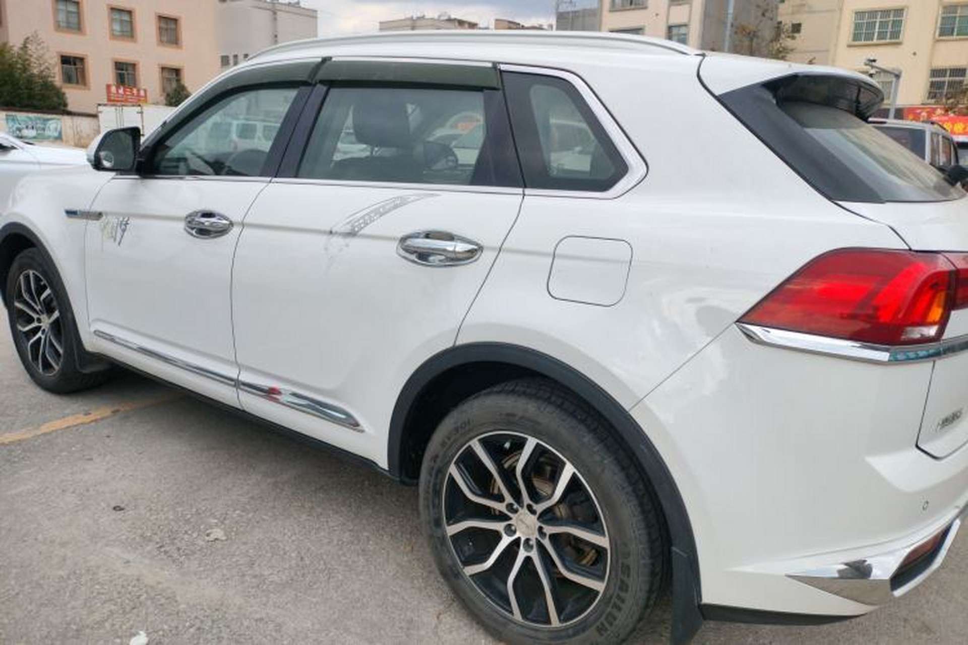 Used Zotye Domy X7 2018 2.0T Automatic Prestige Edition Left Side