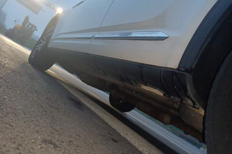 Used Zotye Domy X7 2018 2.0T Automatic Luxury Version Left Side Sill