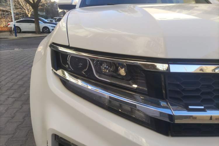 Used Zotye Domy X7 2018 2.0T Automatic Luxury Version Right Front Headlight