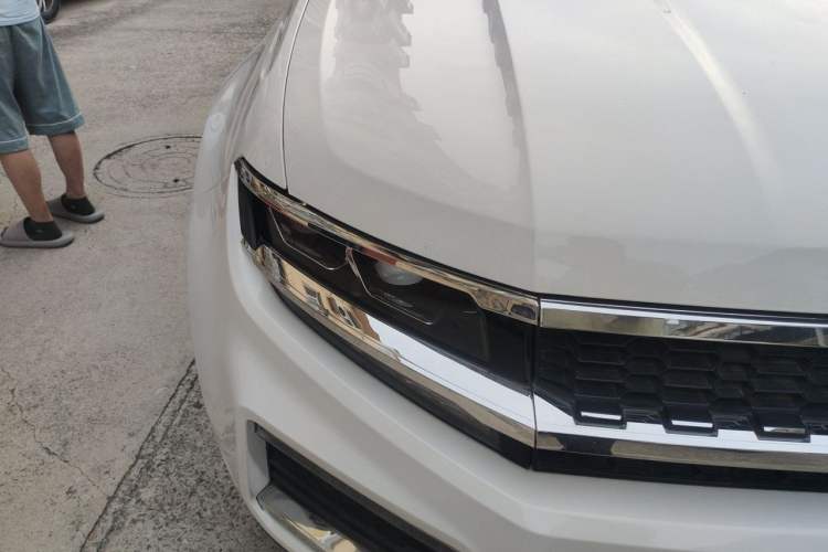 Used Zotye Domy X7 2018 2.0T Automatic Supreme Edition Right Front Headlight