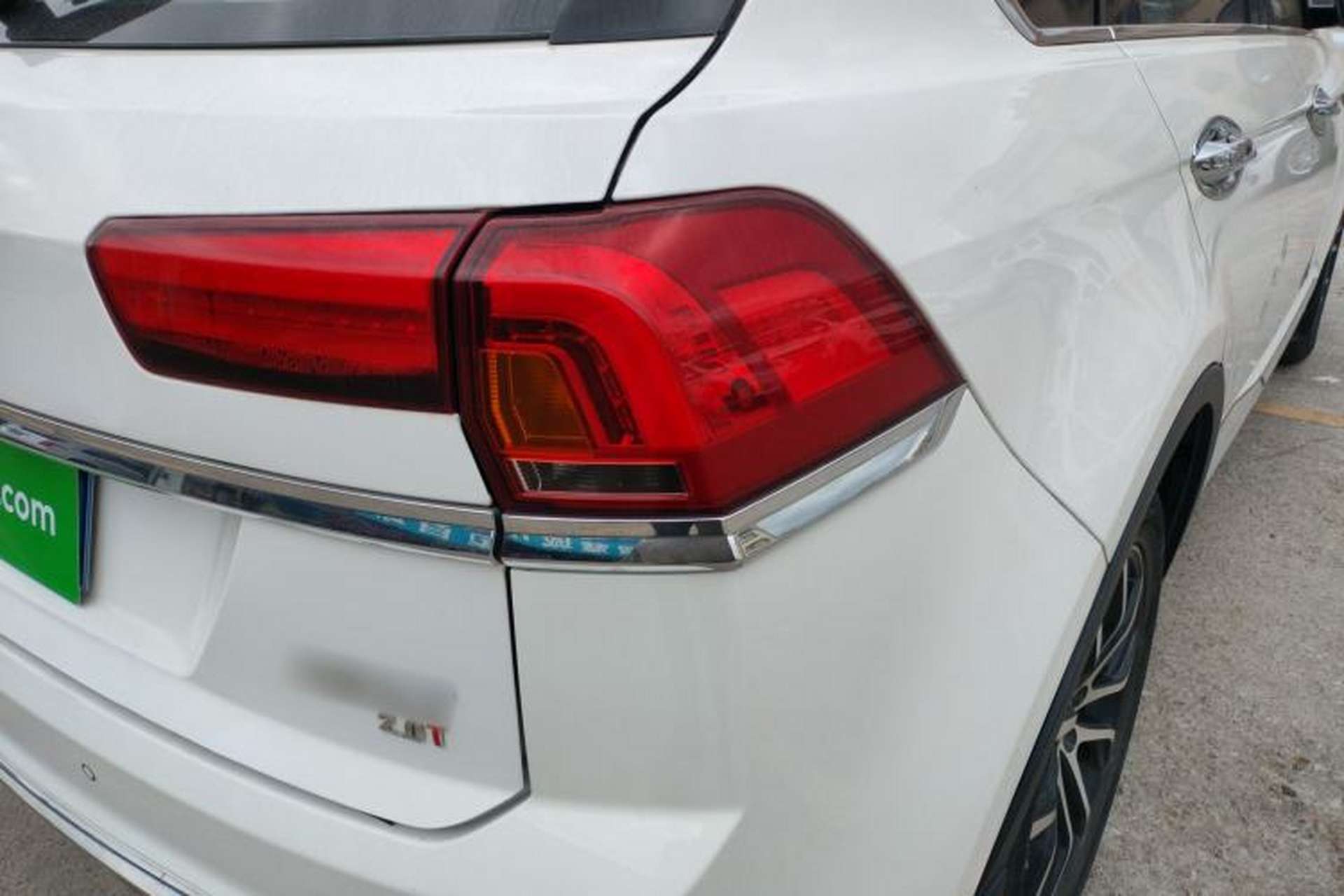 Used Zotye Domy X7 2018 2.0T Automatic Prestige Edition Right Rear Taillight
