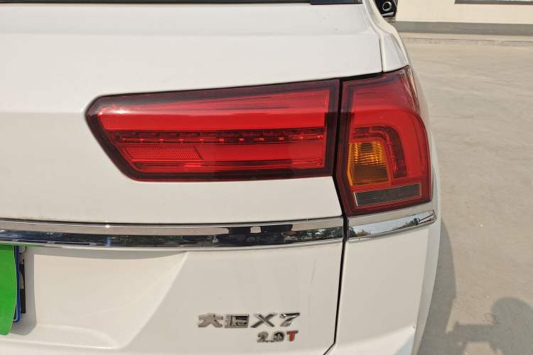 Used Zotye Domy X7 2018 2.0T Automatic Prestige Edition Right Rear Taillight