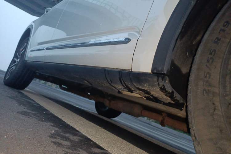 Used Zotye Domy X7 2018 2.0T Automatic Luxury Version Right Side Sill
