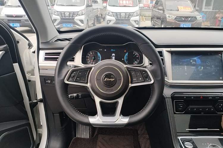 Used Zotye Domy X7 2018 2.0T Automatic Prestige Edition Steering Wheel
