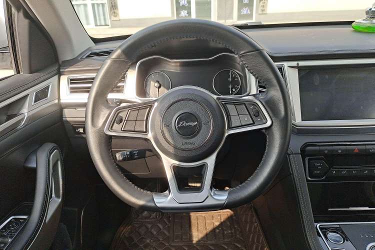 Used Zotye Domy X7 2018 2.0T Automatic Prestige Edition Steering Wheel