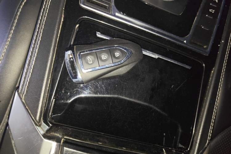 Used Zotye Domy X7 2018 2.0T Automatic Luxury Version Vehicle Key