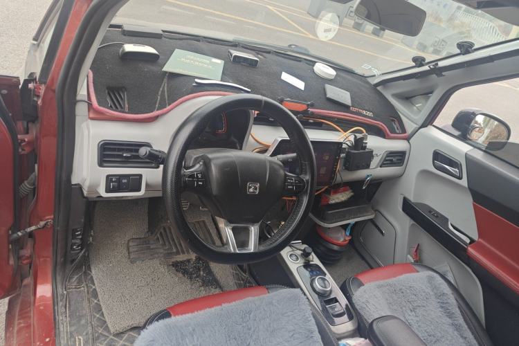 Used Zotye E200 2016 Three-Door Two-Seater Tech Edition Center Console