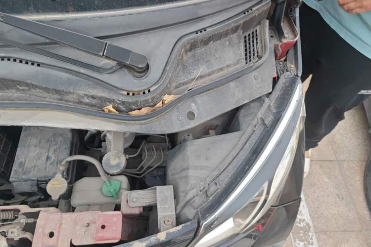 Used Zotye E200 2016 Three-Door Two-Seater Tech Edition Engine Bay Left