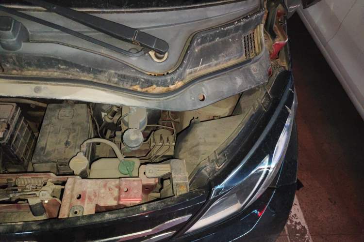 Used Zotye E200 2016 Three-Door Two-Seater Tech Edition Engine Bay Left