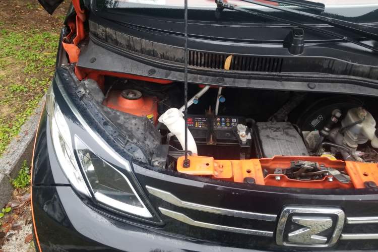 Used Zotye E200 2016 Three-Door Two-Seater Tech Edition Engine Bay Right