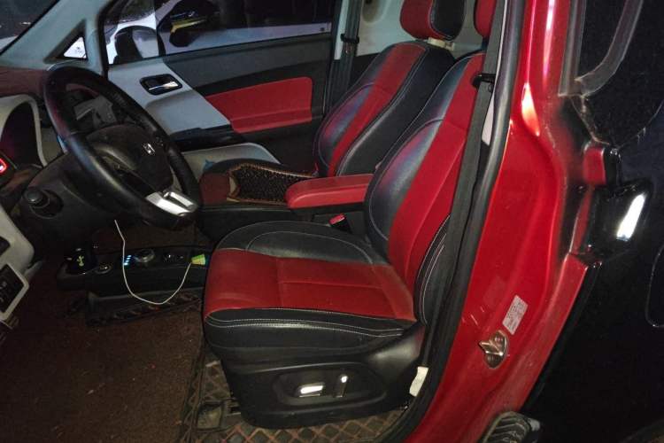 Used Zotye E200 2016 Three-Door Two-Seater Tech Edition Left Front Seat