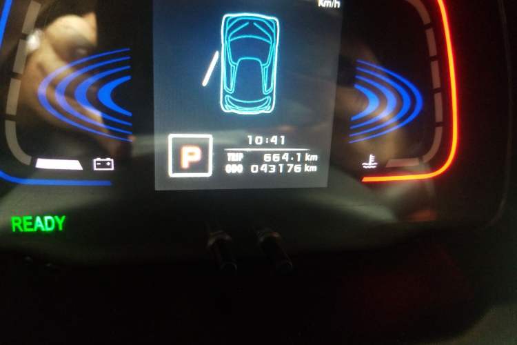 Used Zotye E200 2016 Three-Door Two-Seater Tech Edition Odometer Close Up