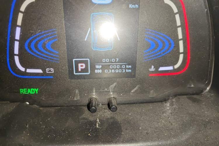 Used Zotye E200 2016 Three-Door Two-Seater Tech Edition Odometer Close Up