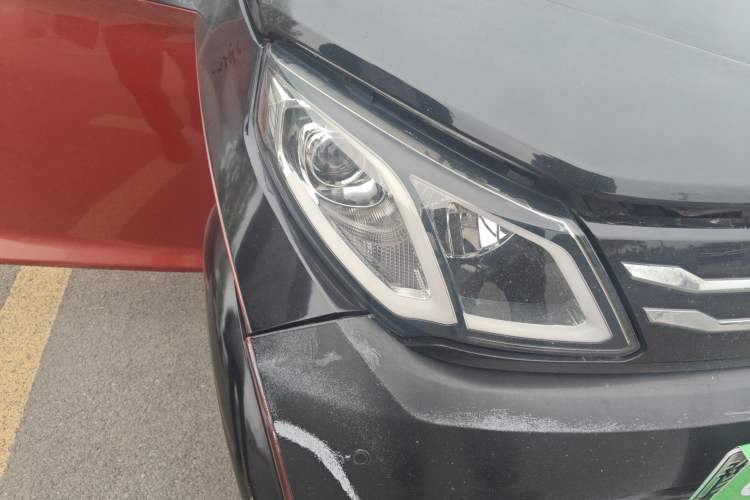 Used Zotye E200 2016 Three-Door Two-Seater Tech Edition Right Front Headlight