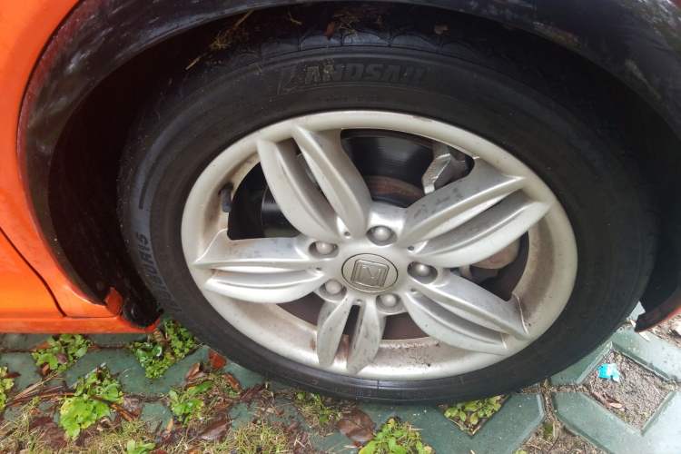 Used Zotye E200 2016 Three-Door Two-Seater Tech Edition Right Front Wheel Hub