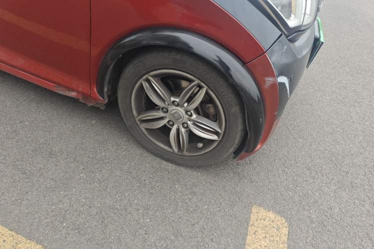 Used Zotye E200 2016 Three-Door Two-Seater Tech Edition Right Front Wheel Hub