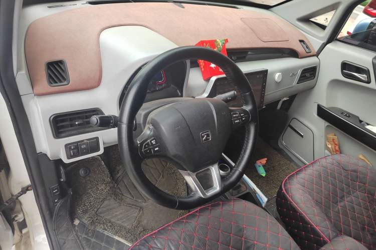 Used Zotye E200 2016 Three-Door Two-Seater Tech Edition Center Console