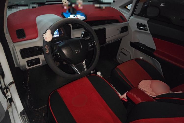 Used Zotye E200 2016 Three-Door Two-Seater Tech Edition Center Console