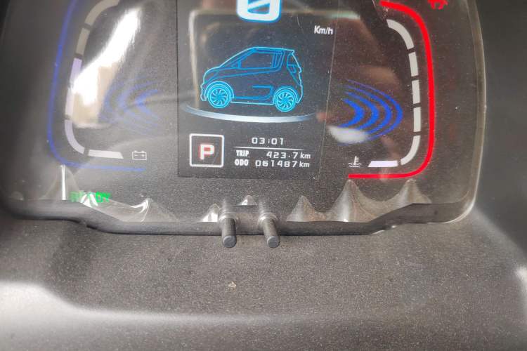 Used Zotye E200 2016 Three-Door Two-Seater Tech Edition Odometer Close Up