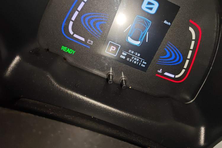 Used Zotye E200 2016 Three-Door Two-Seater Tech Edition Odometer Close Up
