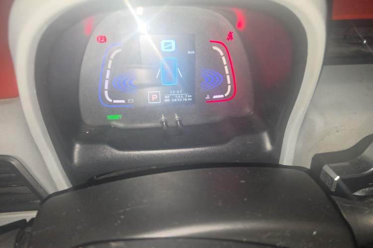 Used Zotye E200 2016 Three-Door Two-Seater Tech Edition Odometer Close Up