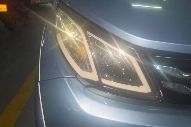 Used Zotye E200 2016 Three-Door Two-Seater Tech Edition Right Front Headlight