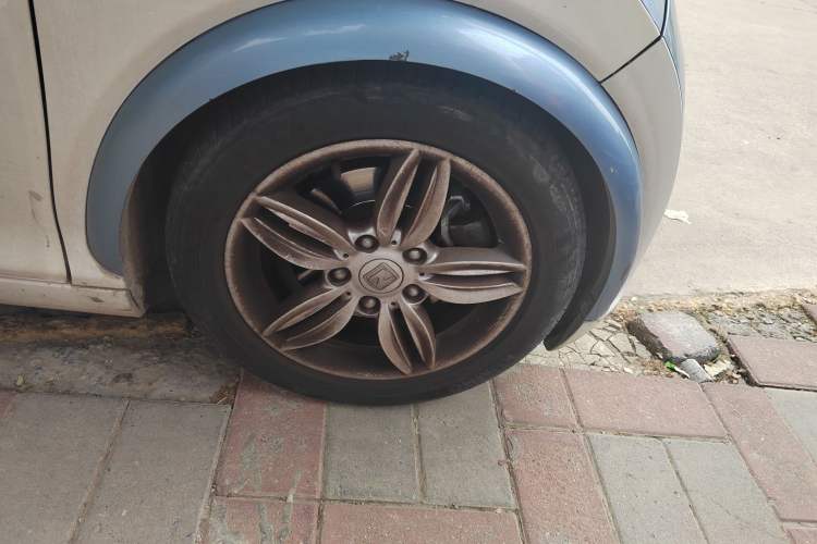 Used Zotye E200 2016 Three-Door Two-Seater Tech Edition Right Front Wheel Hub