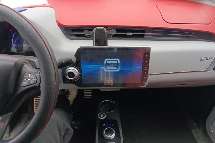 Used Zotye E200 2016 Three-Door Two-Seater Tech Edition Audio And AC Panel