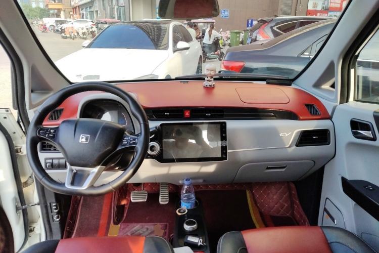 Used Zotye E200 2016 Three-Door Two-Seater Tech Edition Center Console