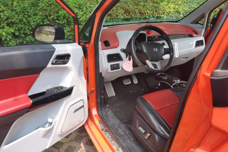 Used Zotye E200 2016 Three-Door Two-Seater Tech Edition Driver Seat