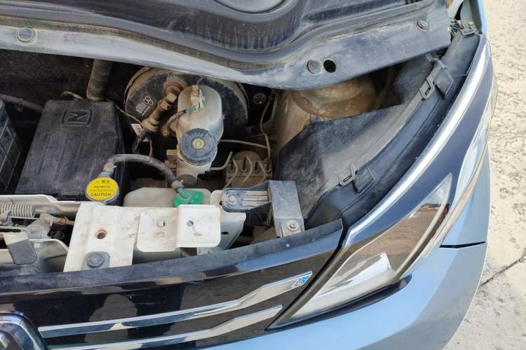 Used Zotye E200 2016 Three-Door Two-Seater Tech Edition Engine Bay Left