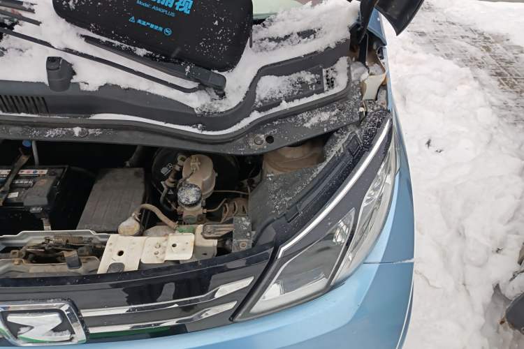 Used Zotye E200 2016 Three-Door Two-Seater Tech Edition Engine Bay Left