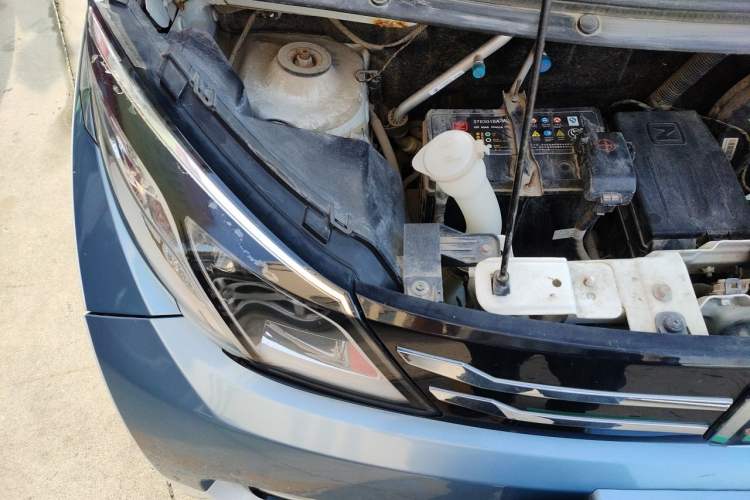 Used Zotye E200 2016 Three-Door Two-Seater Tech Edition Engine Bay Right