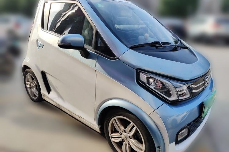 Used Zotye E200 2016 Three-Door Two-Seater Tech Edition Front Right 45 Deg