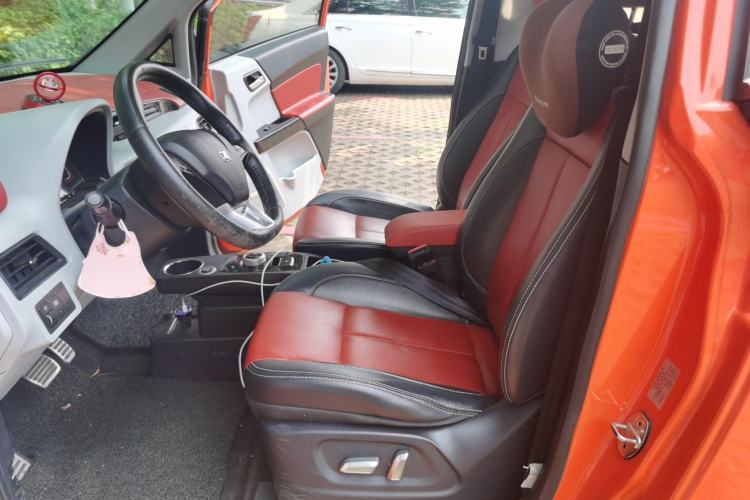 Used Zotye E200 2016 Three-Door Two-Seater Tech Edition Left Front Seat