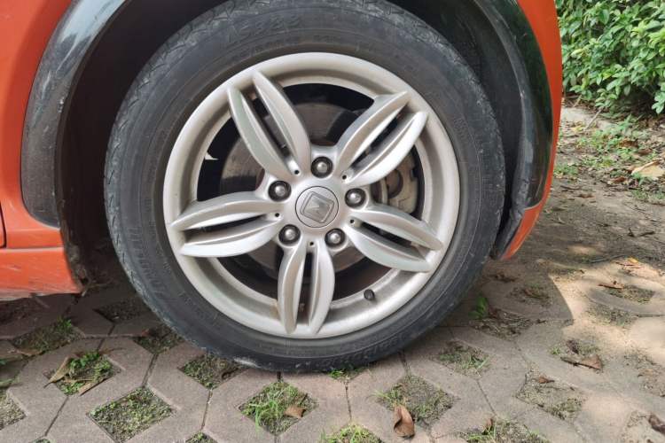 Used Zotye E200 2016 Three-Door Two-Seater Tech Edition Right Front Wheel Hub