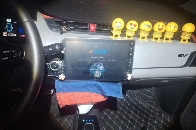 Used Zotye E200 2016 Three-Door Two-Seater Tech Edition Audio And AC Panel