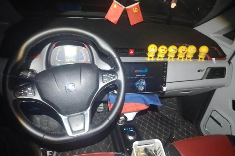 Used Zotye E200 2016 Three-Door Two-Seater Tech Edition Center Console