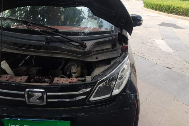 Used Zotye E200 2016 Three-Door Two-Seater Tech Edition Engine Bay Left