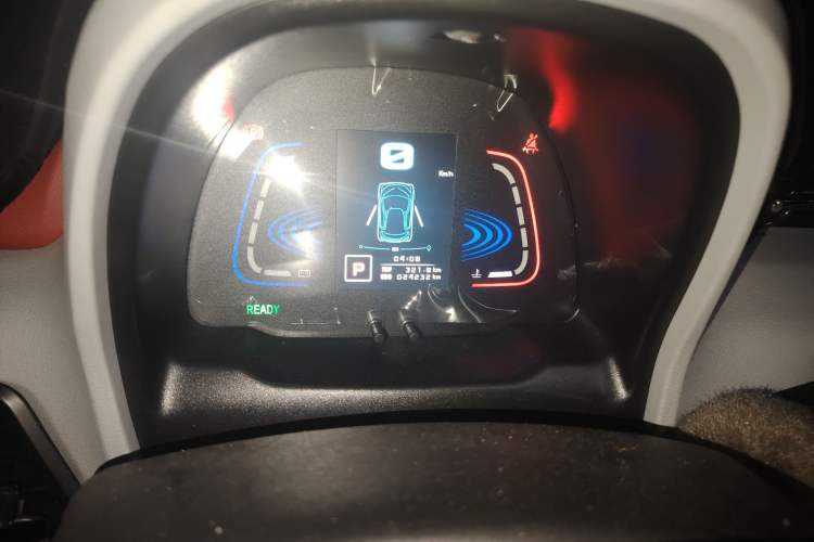 Used Zotye E200 2016 Three-Door Two-Seater Tech Edition Odometer Close Up