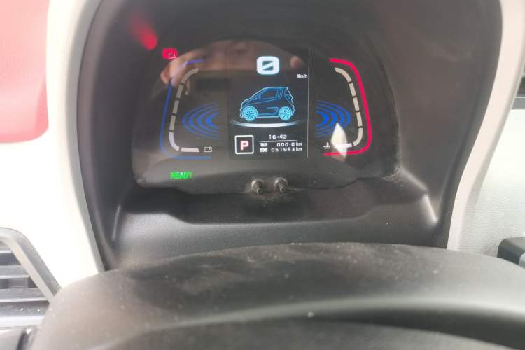 Used Zotye E200 2016 Three-Door Two-Seater Tech Edition Odometer Close Up