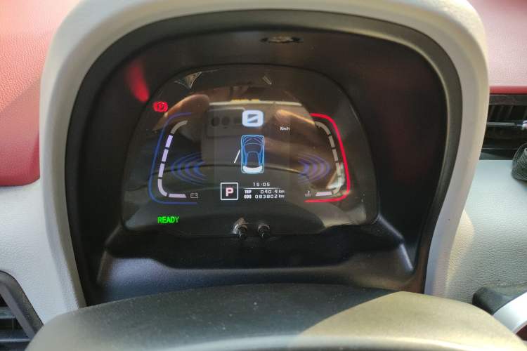 Used Zotye E200 2016 Three-Door Two-Seater Tech Edition Odometer Close Up