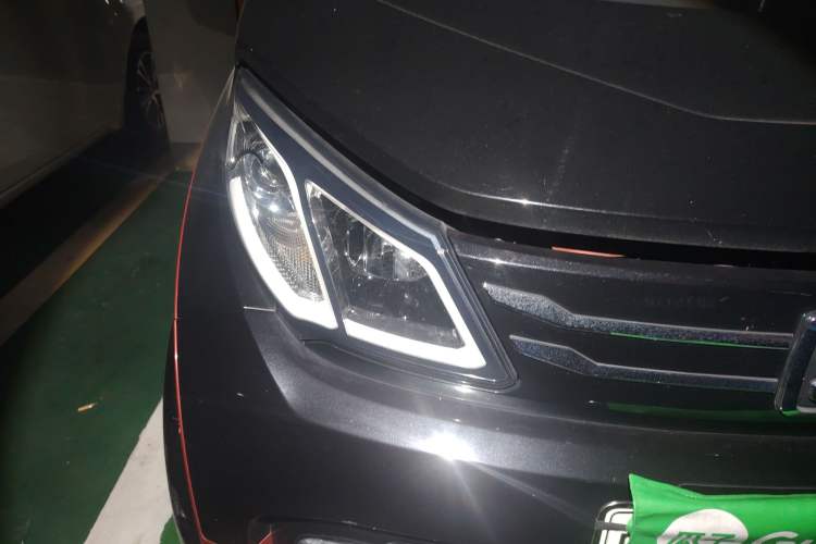 Used Zotye E200 2016 Three-Door Two-Seater Tech Edition Right Front Headlight
