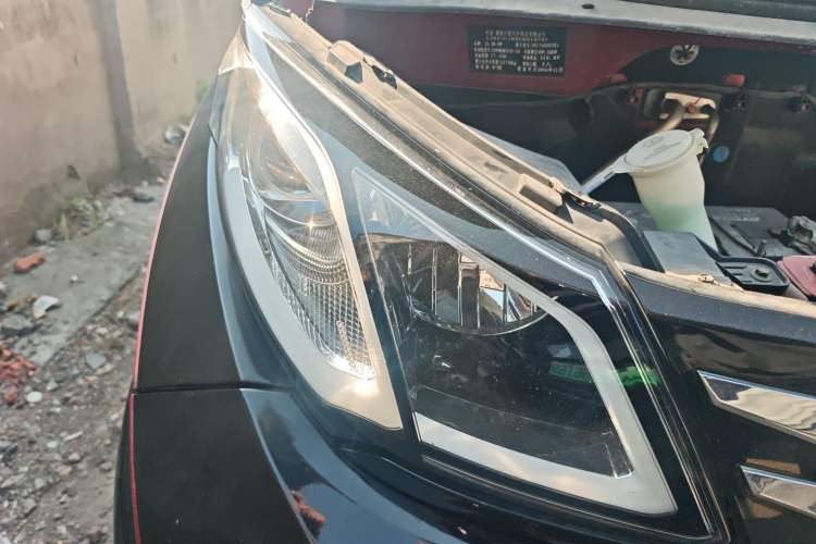 Used Zotye E200 2016 Three-Door Two-Seater Tech Edition Right Front Headlight