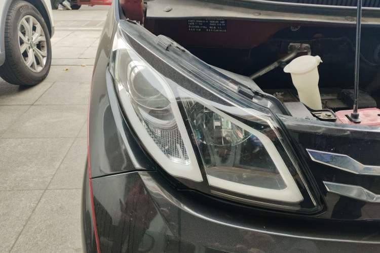 Used Zotye E200 2016 Three-Door Two-Seater Tech Edition Right Front Headlight