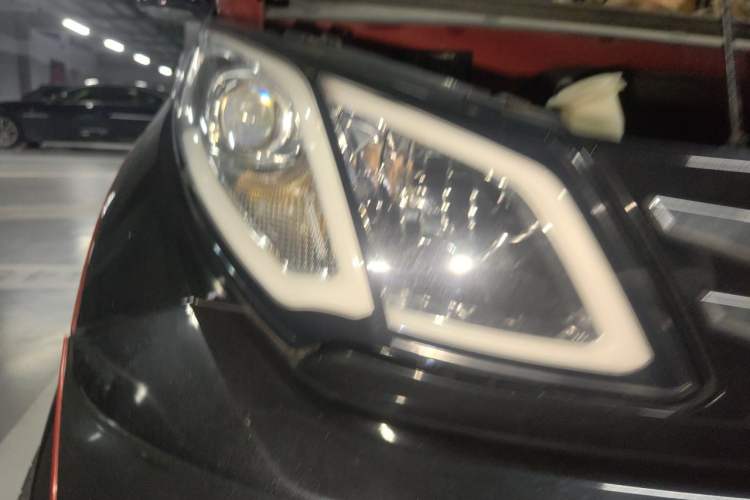 Used Zotye E200 2016 Three-Door Two-Seater Tech Edition Right Front Headlight